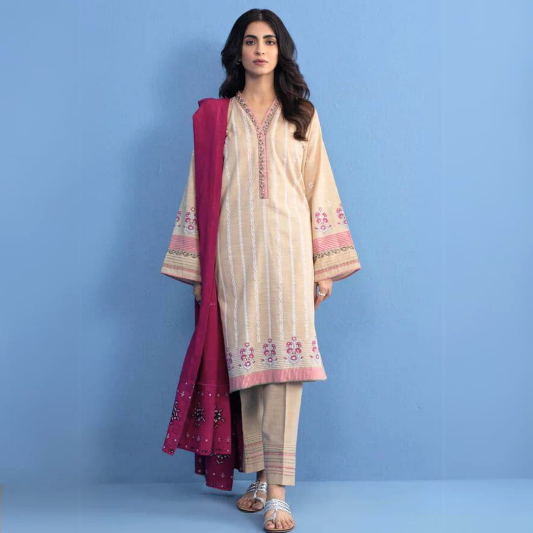 Pakistani Dresses collection at Malbusaat - Explore trendy and elegant pakistani dresses for women, perfect for all occasions and seasons. Shop now online!