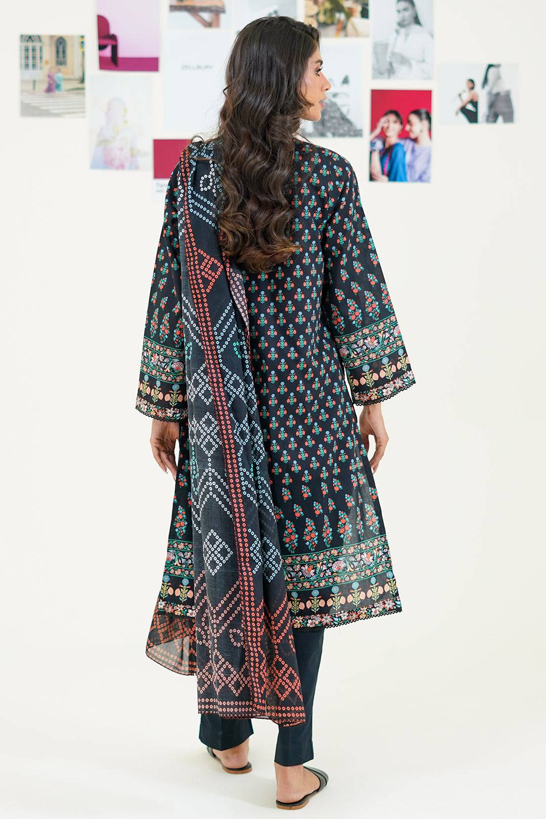 Black Floral Kurta in - Pakistani Dresses by Malbusaat
