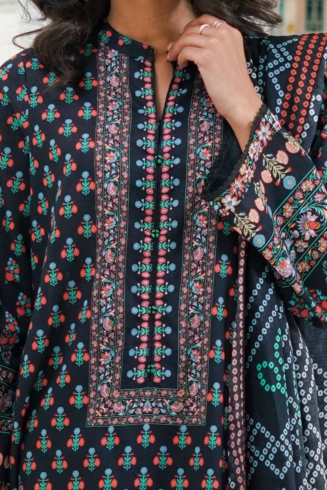 Black Floral Kurta in - Pakistani Dresses by Malbusaat