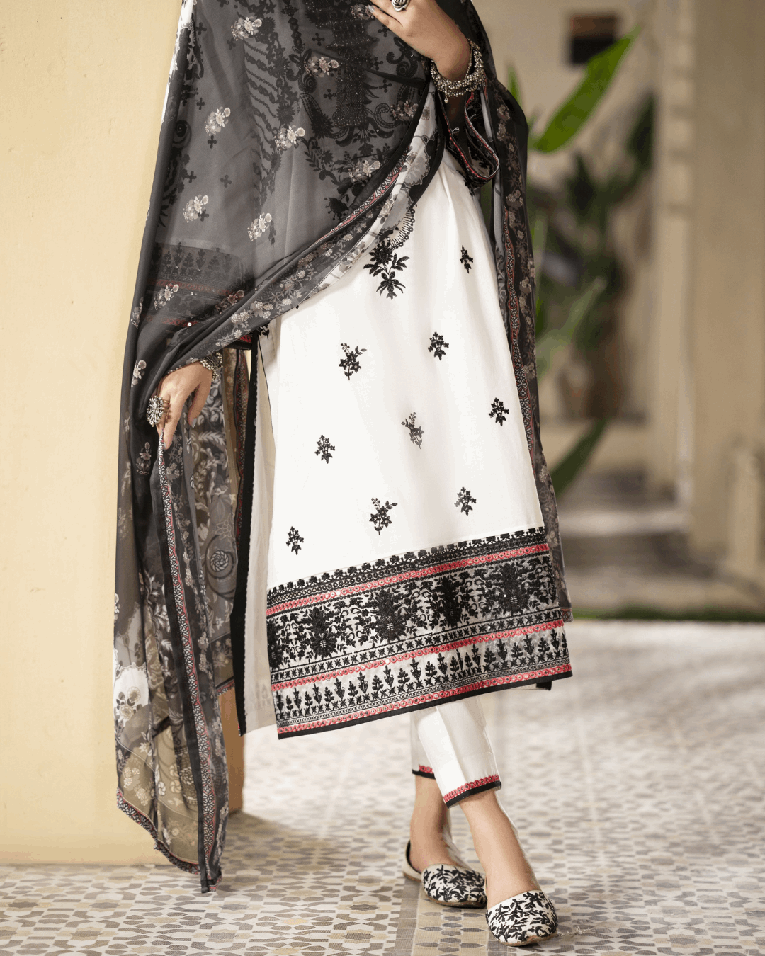 Black and White Traditional in - Pakistani Dresses by Malbusaat