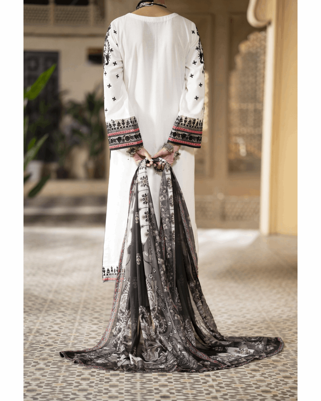Black and White Traditional in - Pakistani Dresses by Malbusaat