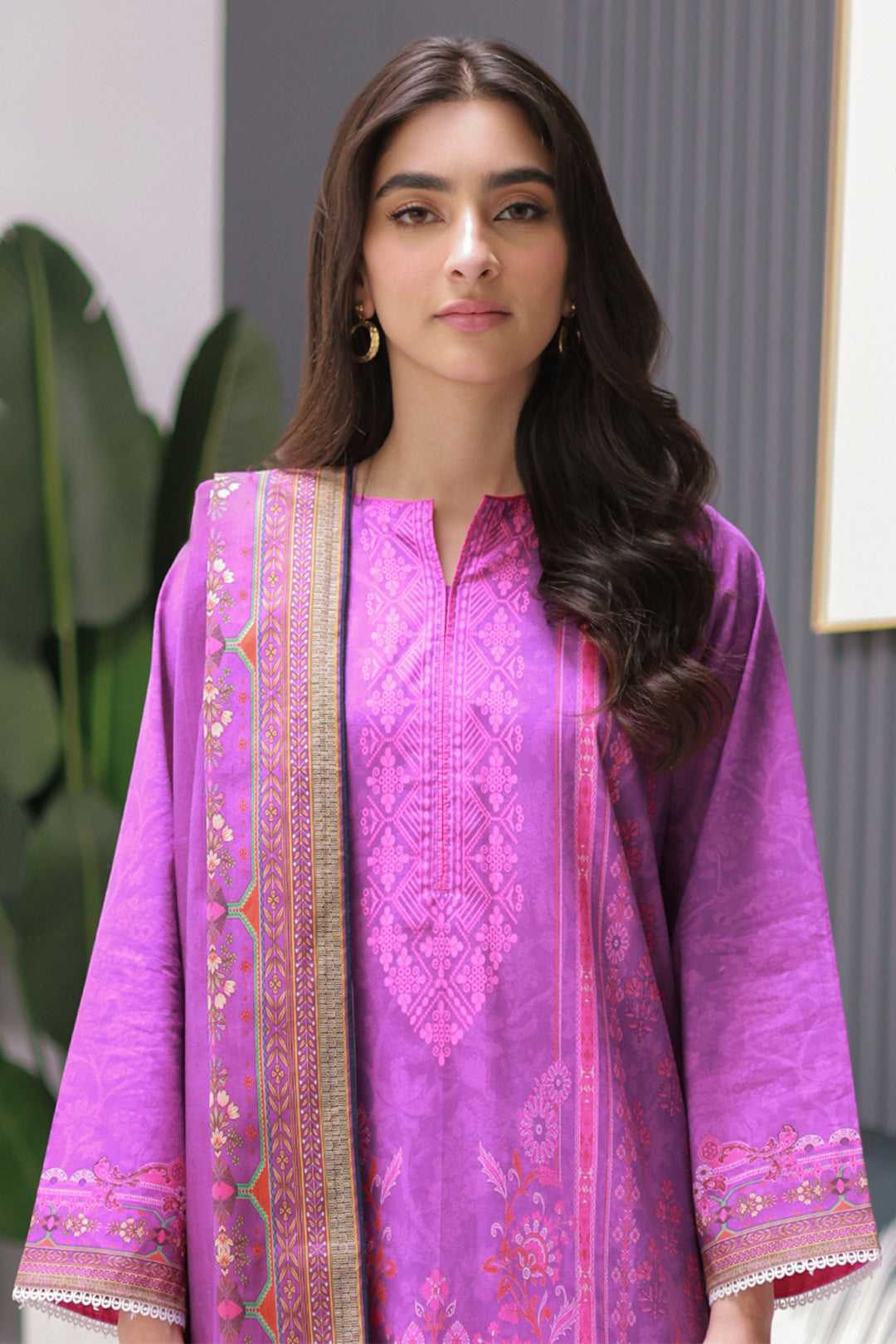 Kurta Set with Traditional Patterns in - Pakistani Dresses by Malbusaat