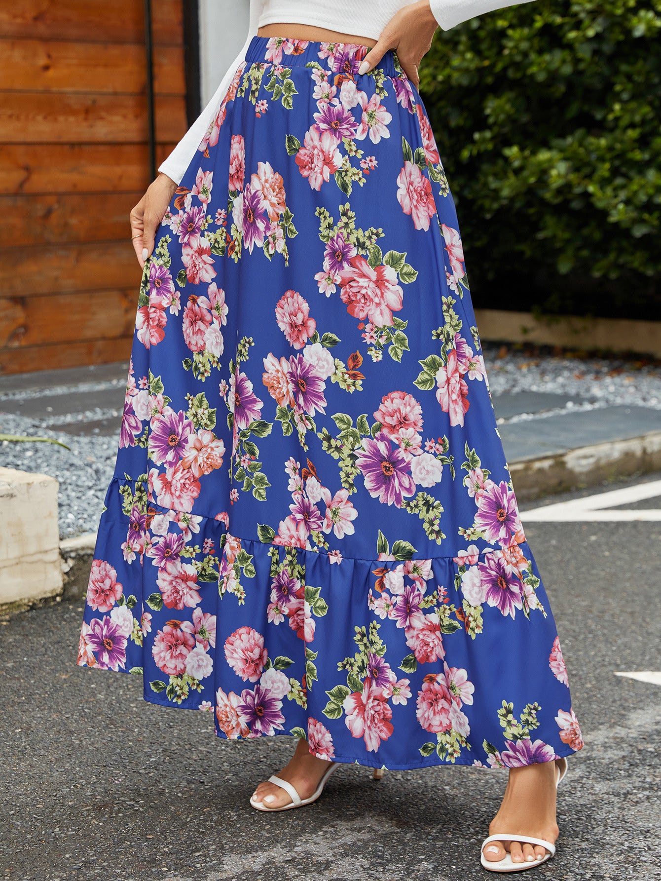 Retro Floral Ruffled Swing Skirt in royal blue - by Malbusaat