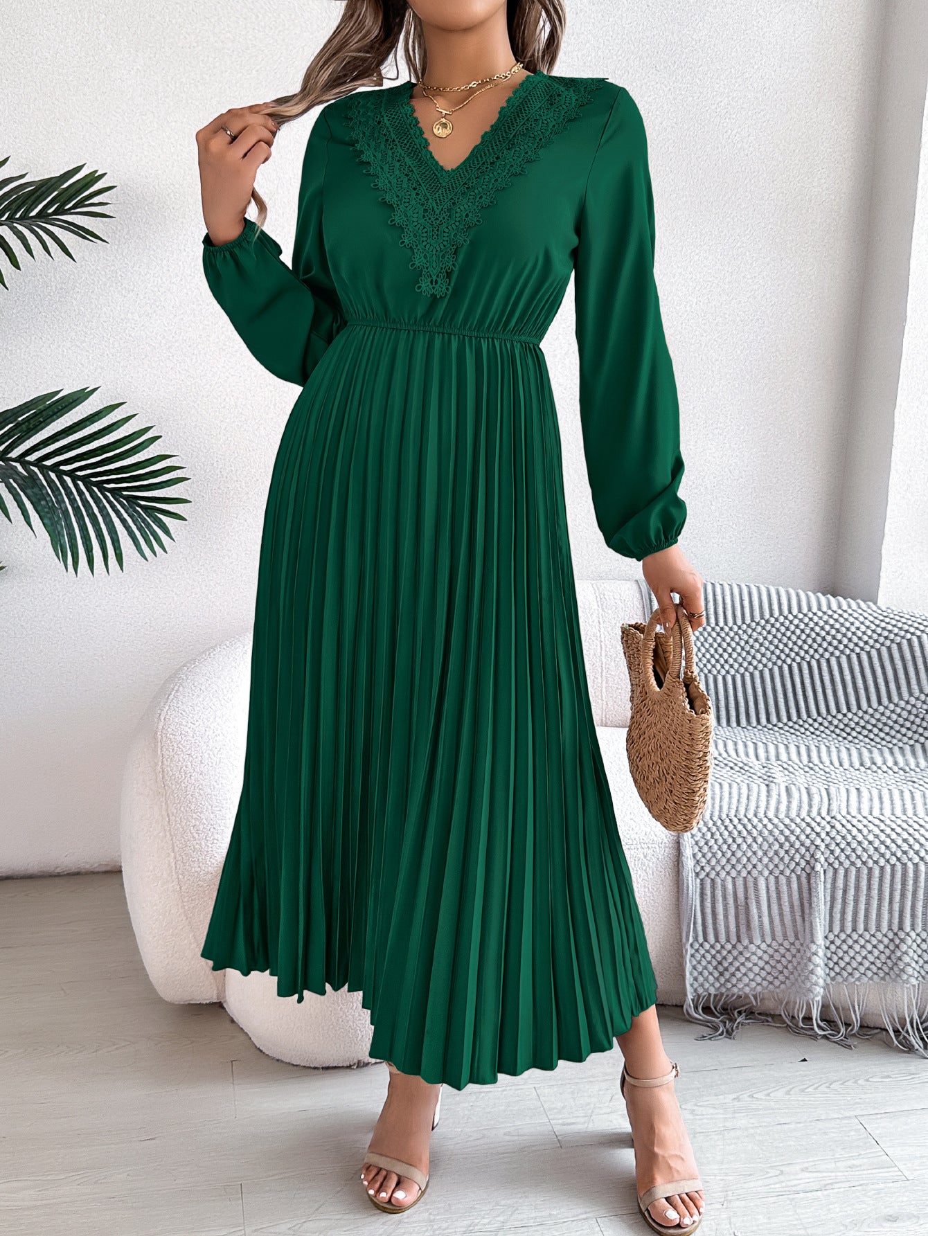 Elegant Lace V-Neck Pleated Long Sleeve Midi Dress