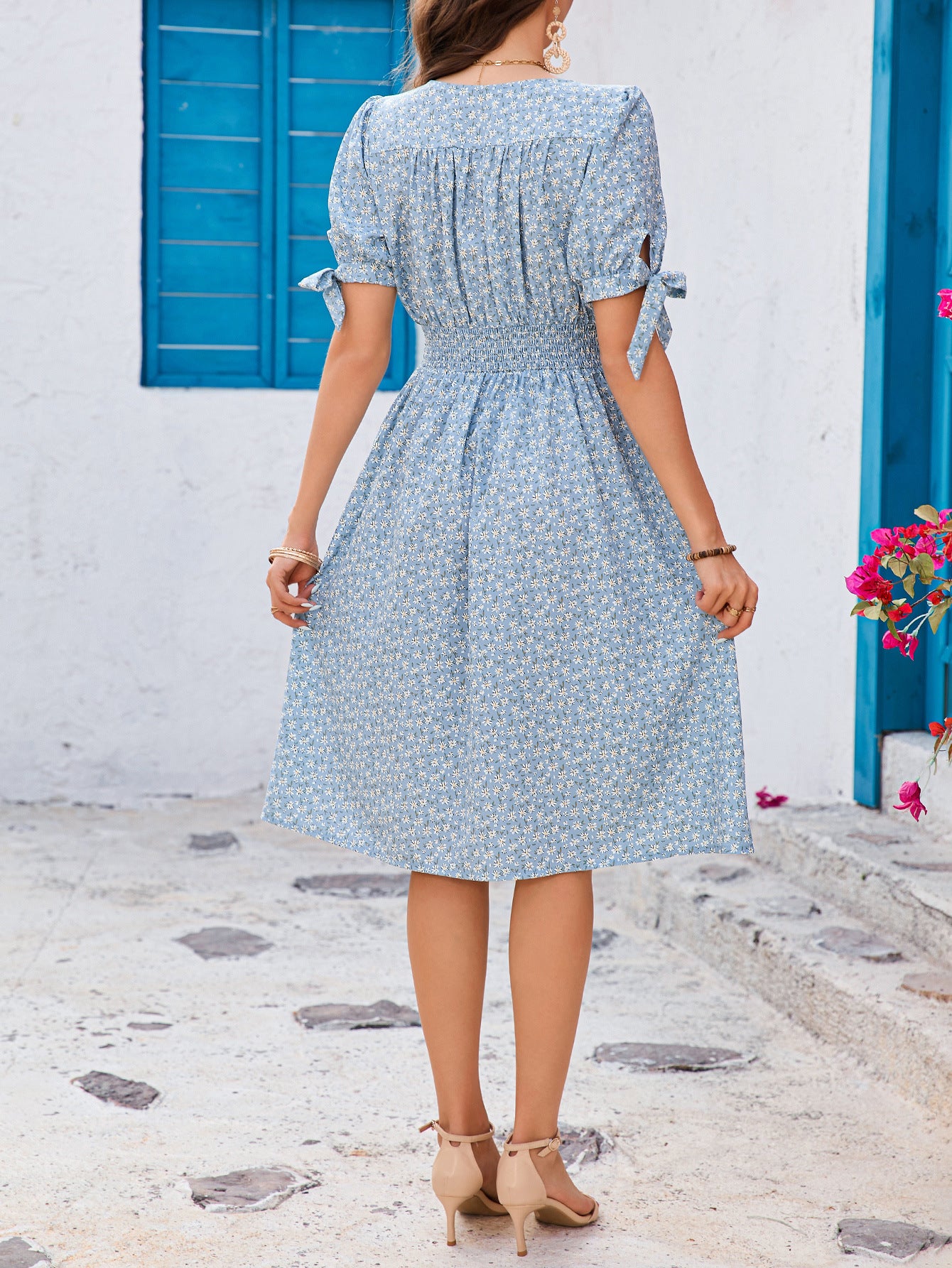 V-Neck Buttoned Midi Dress in - by Malbusaat