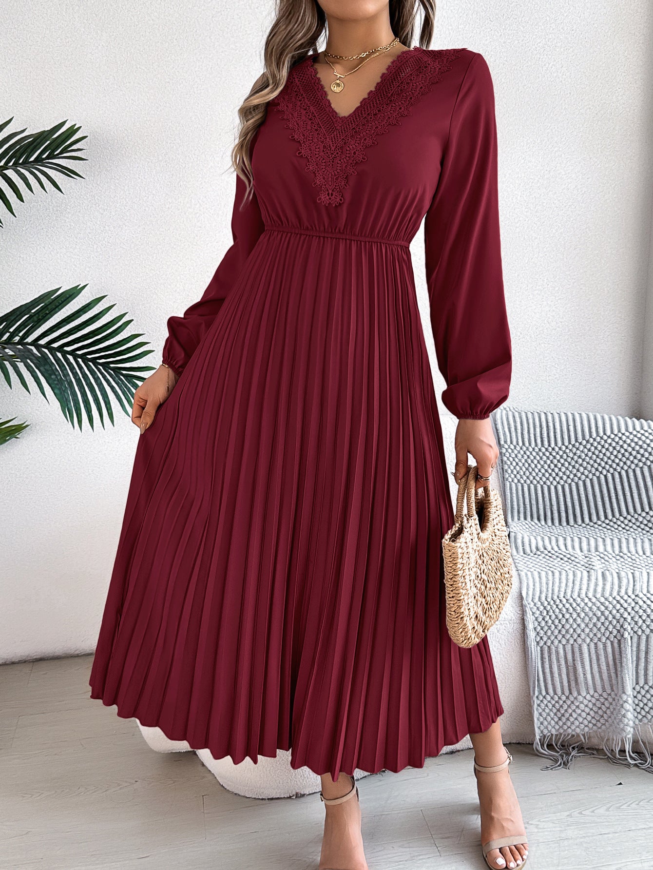 Elegant Lace V-Neck Pleated Long Sleeve Midi Dress