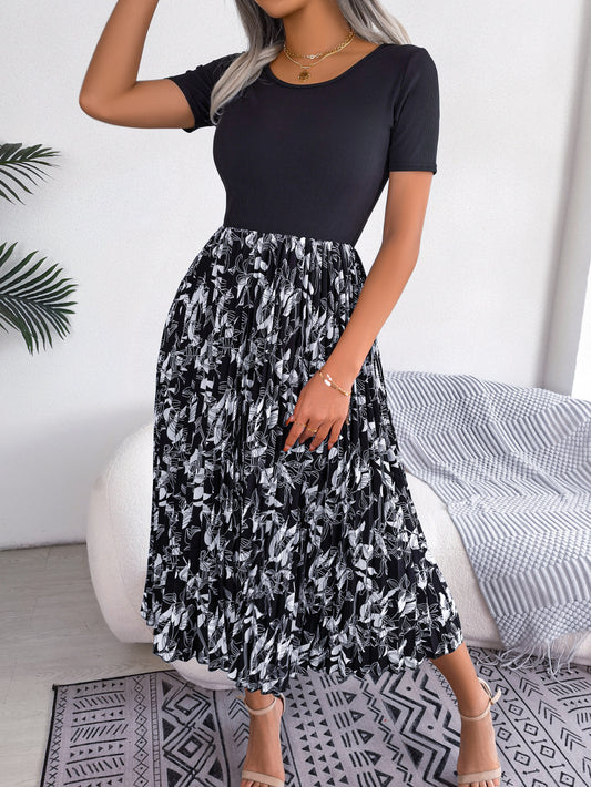 Leaf Print Crew Neck Pleated Chiffon Midi Dress in - by Malbusaat