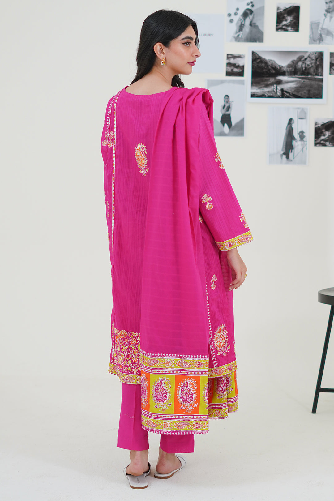 Pink Embroidered Kurta Set in - Pakistani Dresses by Malbusaat