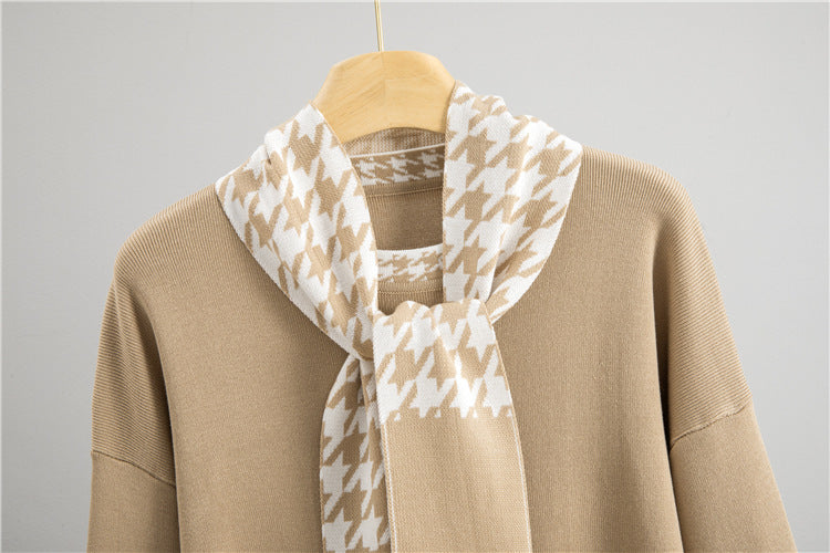 Janero Houndstooth Knit Co Ord Set featuring a stylish beige scarf and top combination
