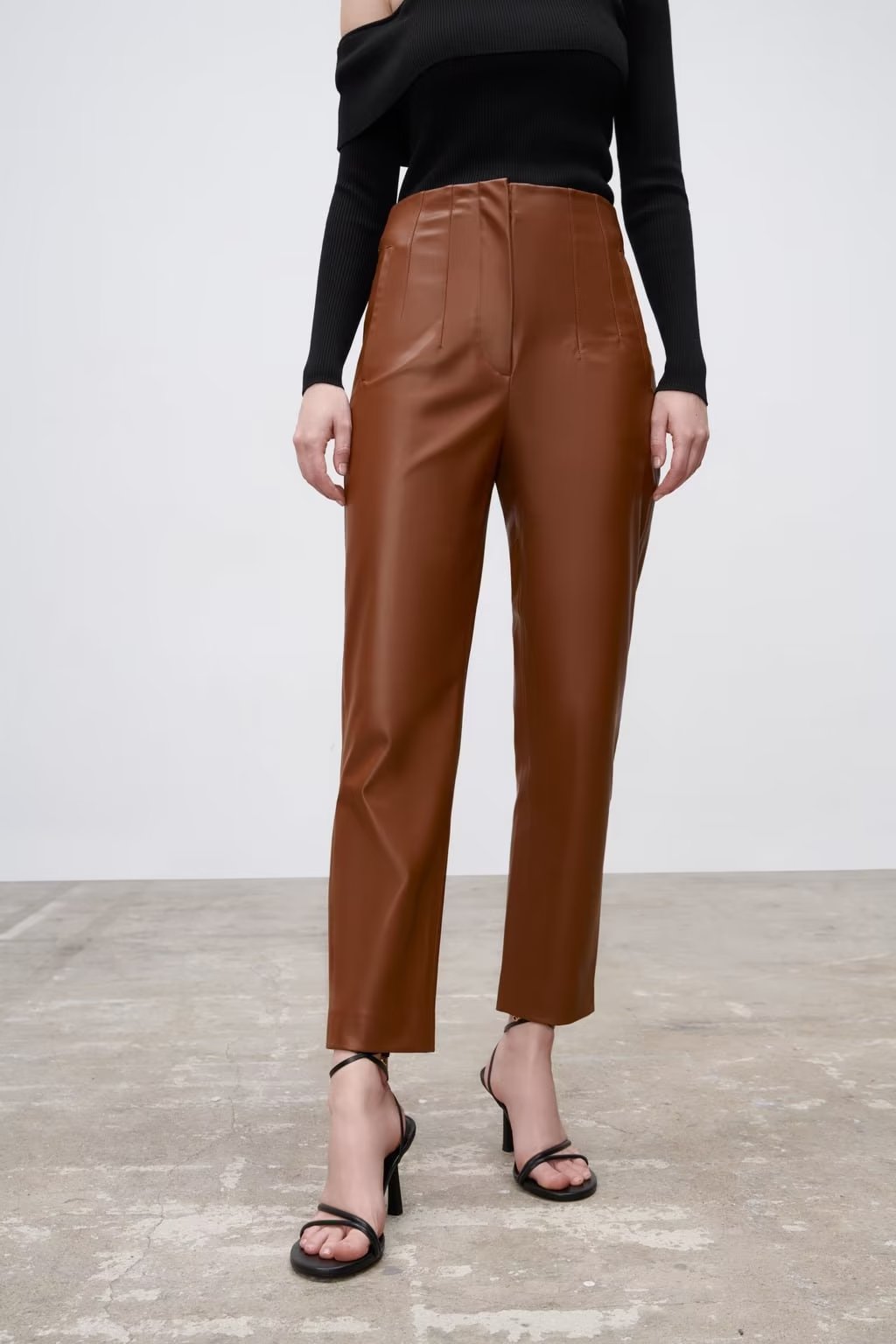 High Waist Faux Leather Pants in - by Malbusaat