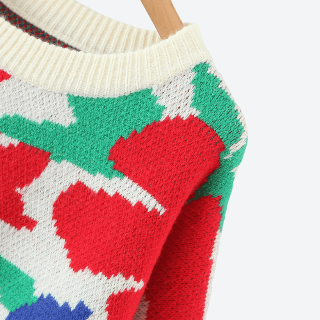 Loose Floral Knitted Sweater in - by Malbusaat