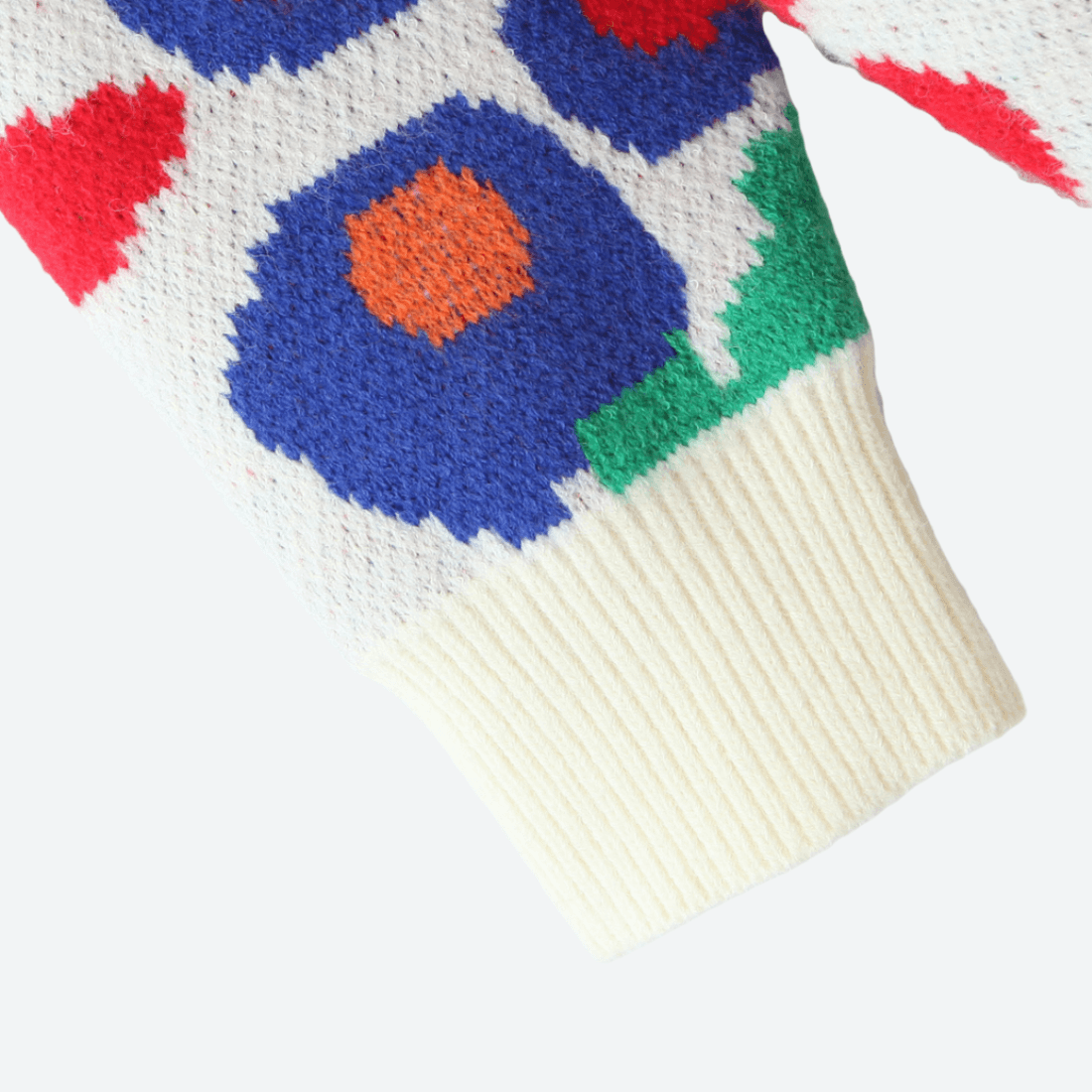 Loose Floral Knitted Sweater in - by Malbusaat
