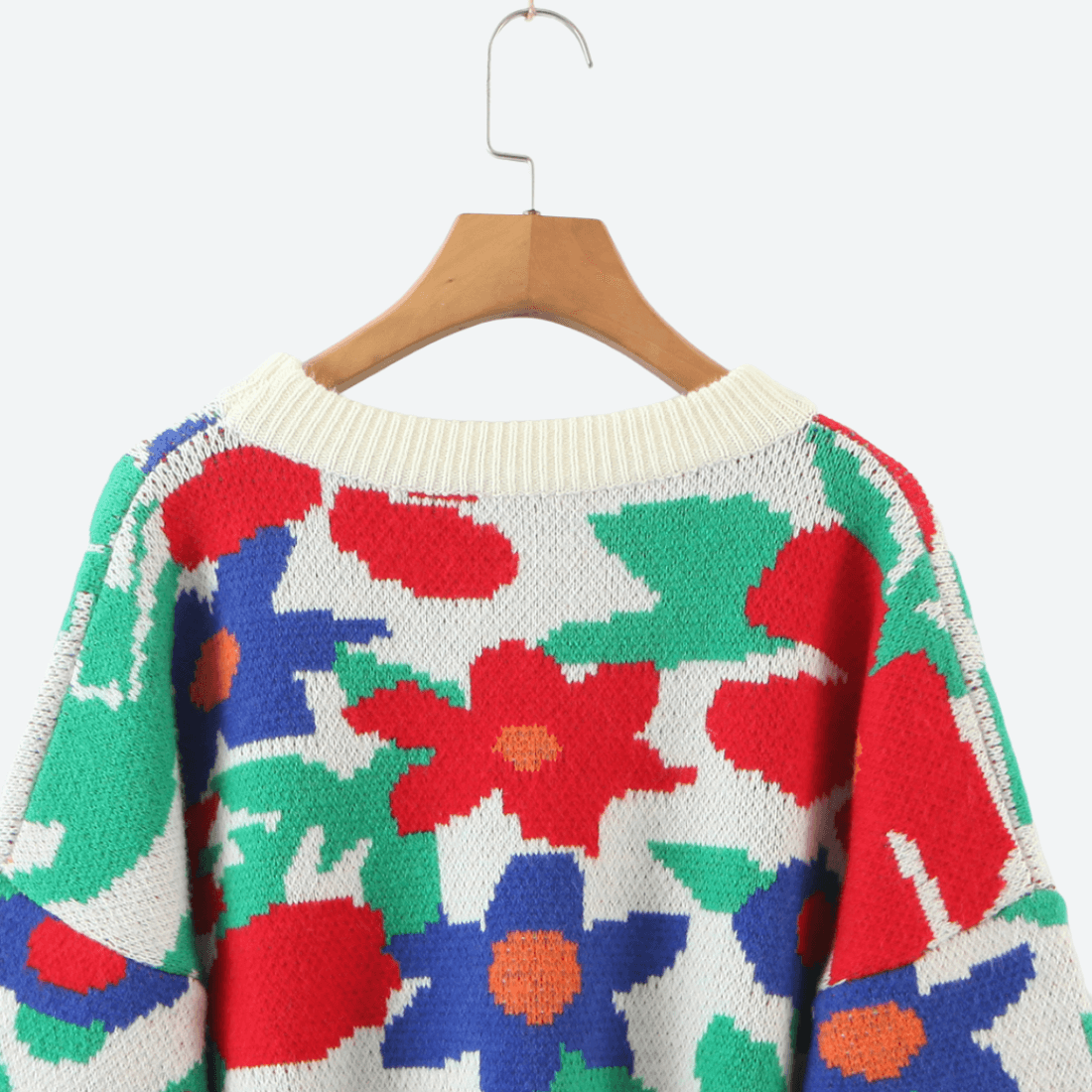 Loose Floral Knitted Sweater in - by Malbusaat