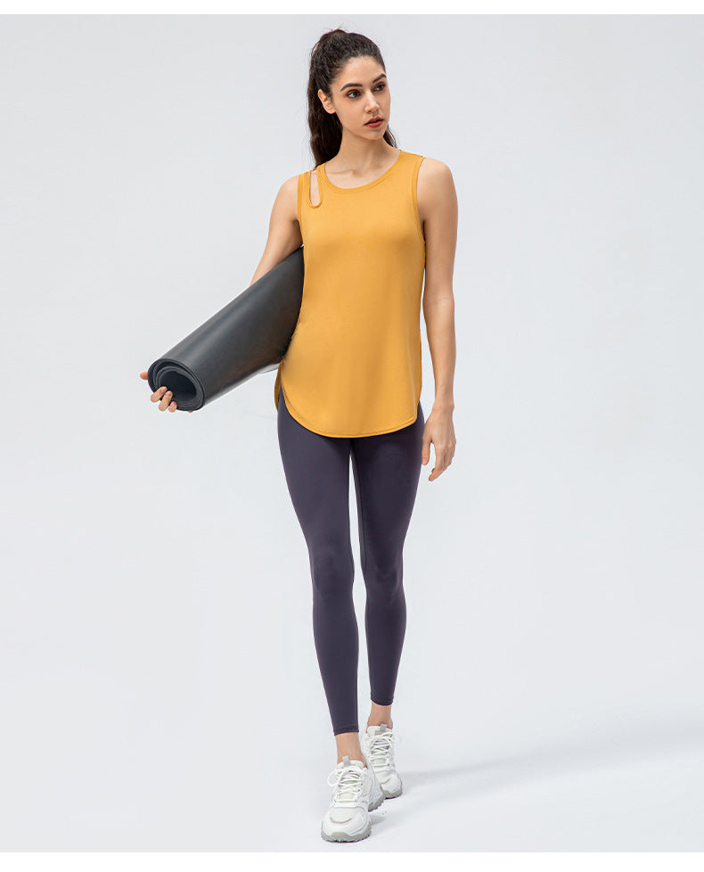 Loose Casual Running Quick-Drying Sports Blouse in - by Malbusaat