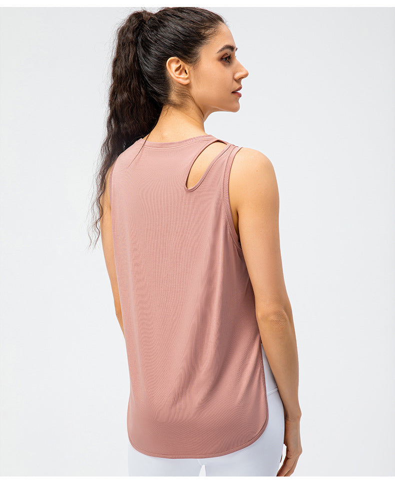 Loose Casual Running Quick-Drying Sports Blouse in - by Malbusaat