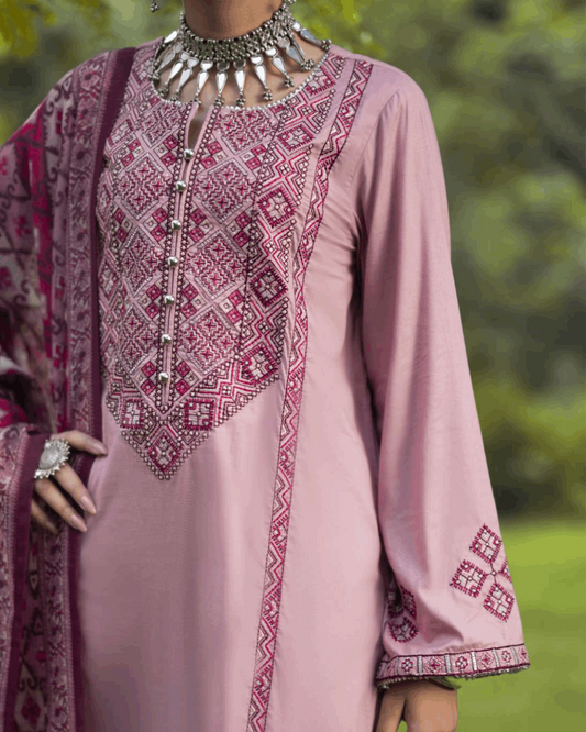 Shop Blush Pink 3-Piece Linen Dress by Malbusaat, versatile Pakistani Dresses at Malbusaat. Ready-made desi suits, Pakistani designer dresses online UK.