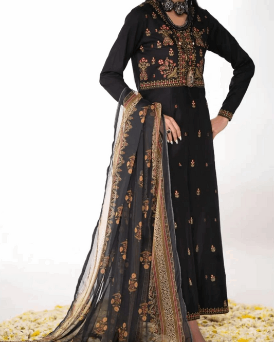 Shop Elegant Black Traditional Suit with Floral Detailing by Malbusaat, versatile Pakistani Dresses at Malbusaat. Ready-made desi suits, Pakistani designer dresses online UK.