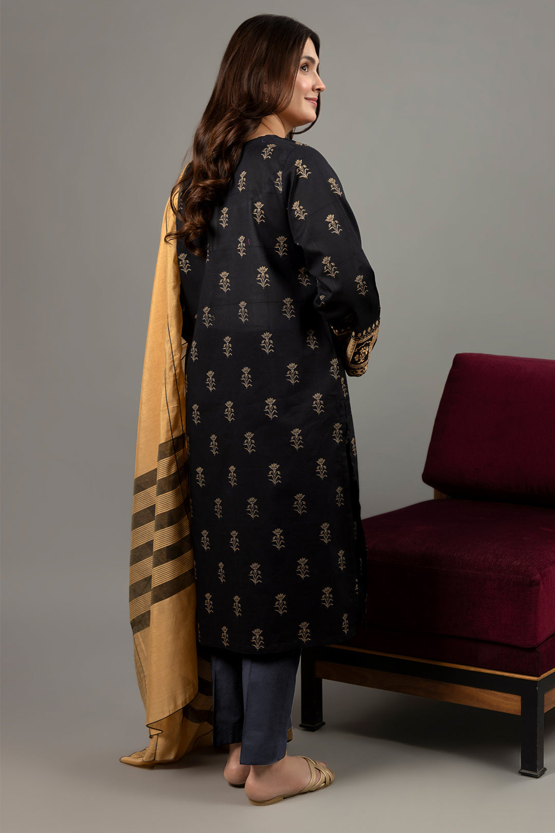 Shop Embroidered Black Kurta Dupatta Trouser Set by Malbusaat, versatile Pakistani Dress at Malbusaat. Ready-made desi suits, Pakistani designer dresses online UK.