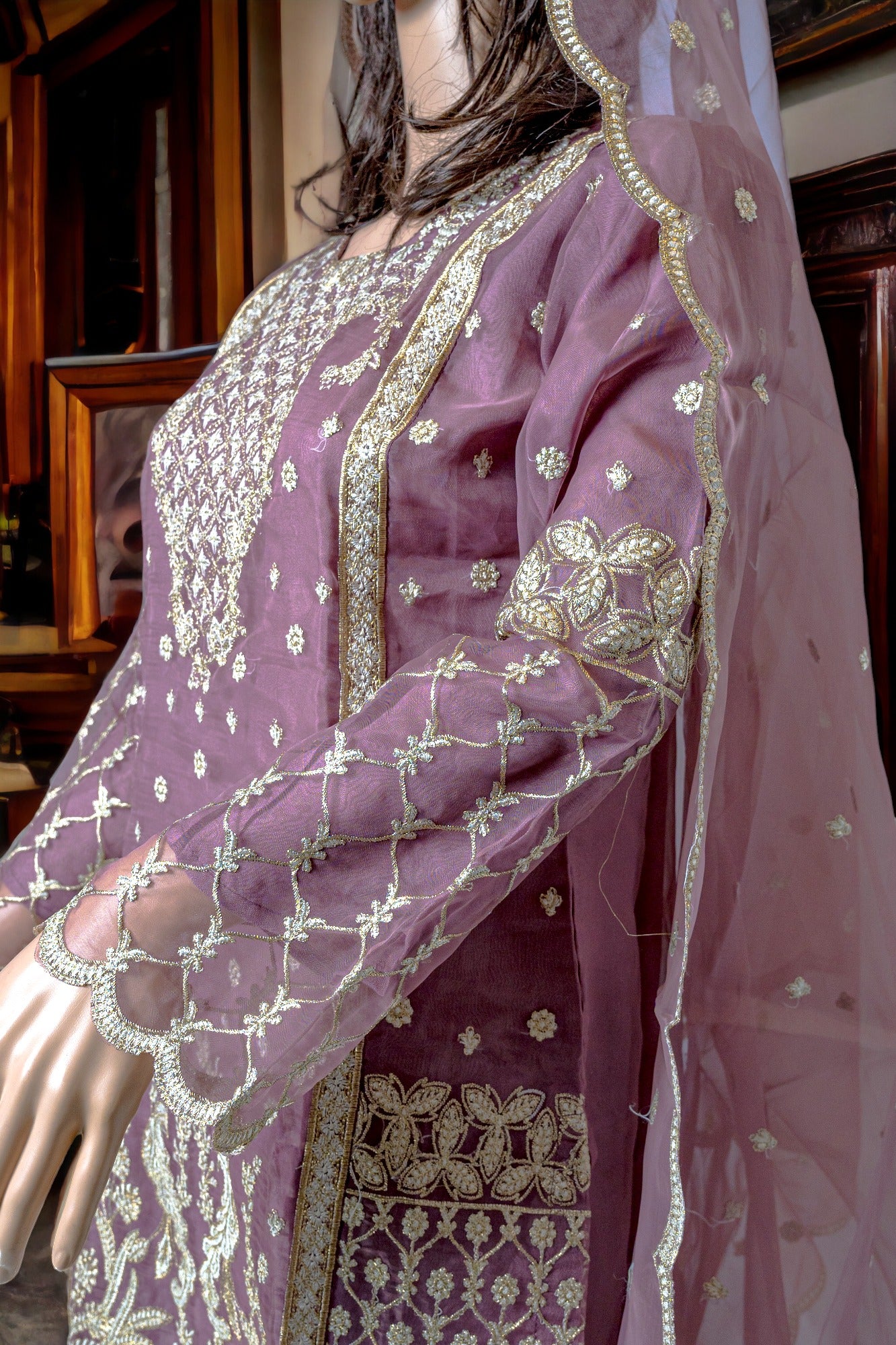 Pakistani Dresses| Googong |Custom Stitching| Classy Corner Online