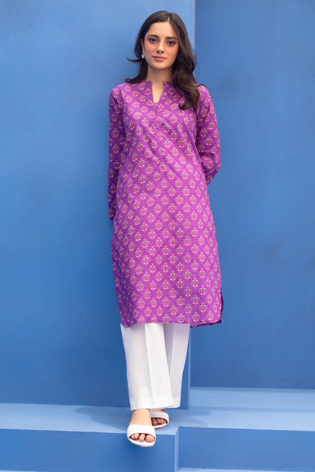 Shop Floral Printed Kurta by Malbusaat, versatile Pakistani Dresses at Malbusaat. Ready-made desi suits, Pakistani designer dresses online UK.