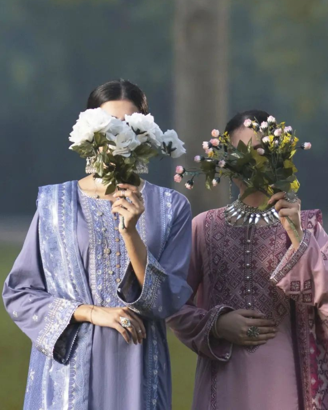 Shop Lavender Linen 3-Piece Dress by Malbusaat, versatile Pakistani Dresses at Malbusaat. Ready-made desi suits, Pakistani designer dresses online UK.