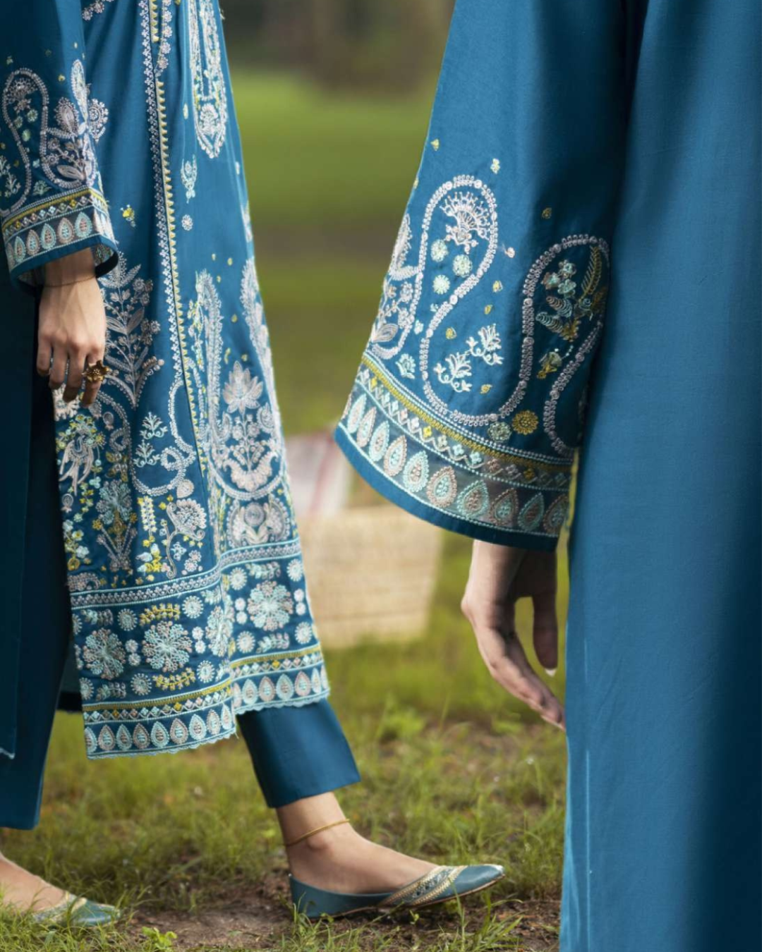 Shop Teal Blue Linen 3-Piece Dress by Malbusaat, versatile Pakistani Dresses at Malbusaat. Ready-made desi suits, Pakistani designer dresses online UK.