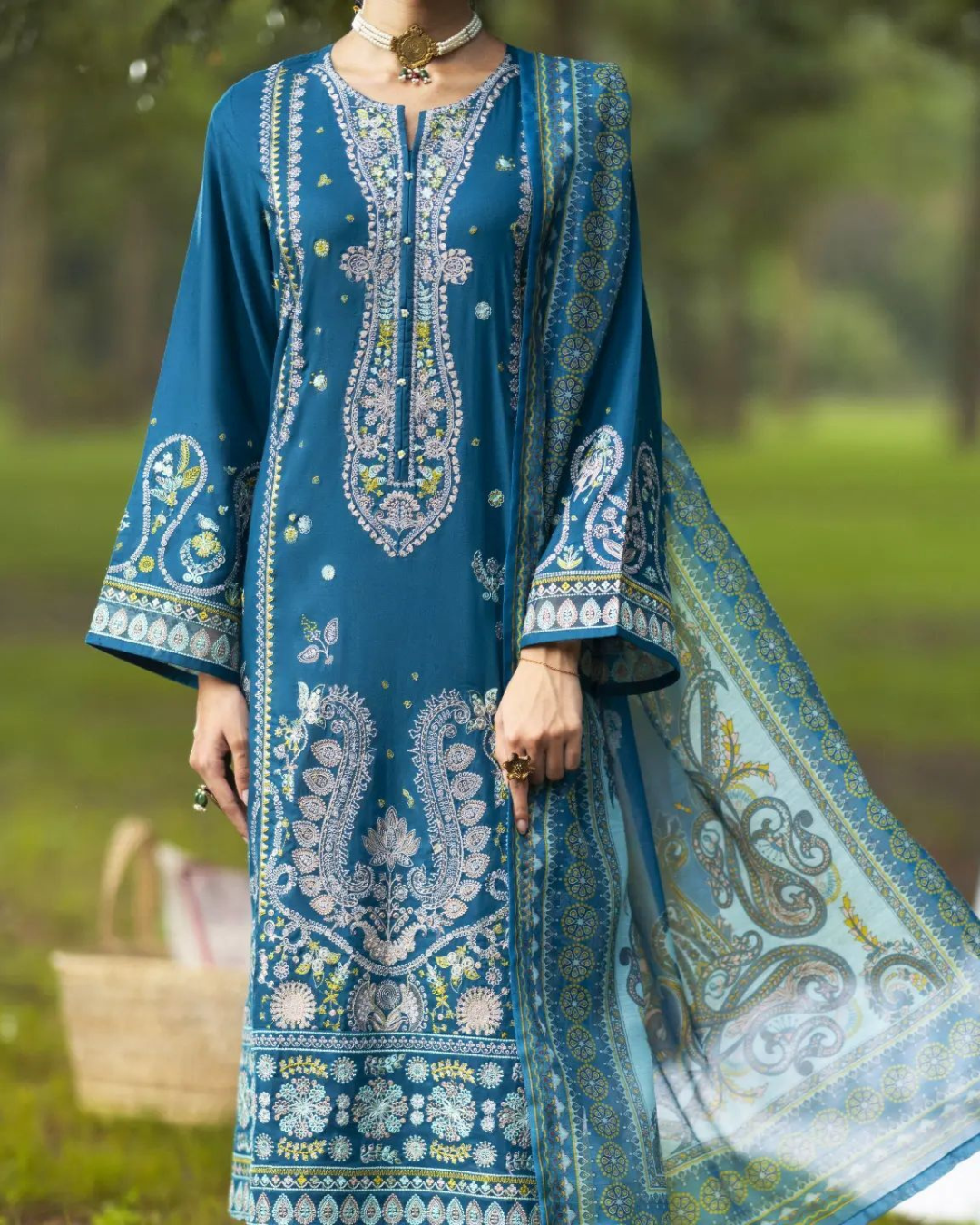 Shop Teal Blue Linen 3-Piece Dress by Malbusaat, versatile Pakistani Dresses at Malbusaat. Ready-made desi suits, Pakistani designer dresses online UK.