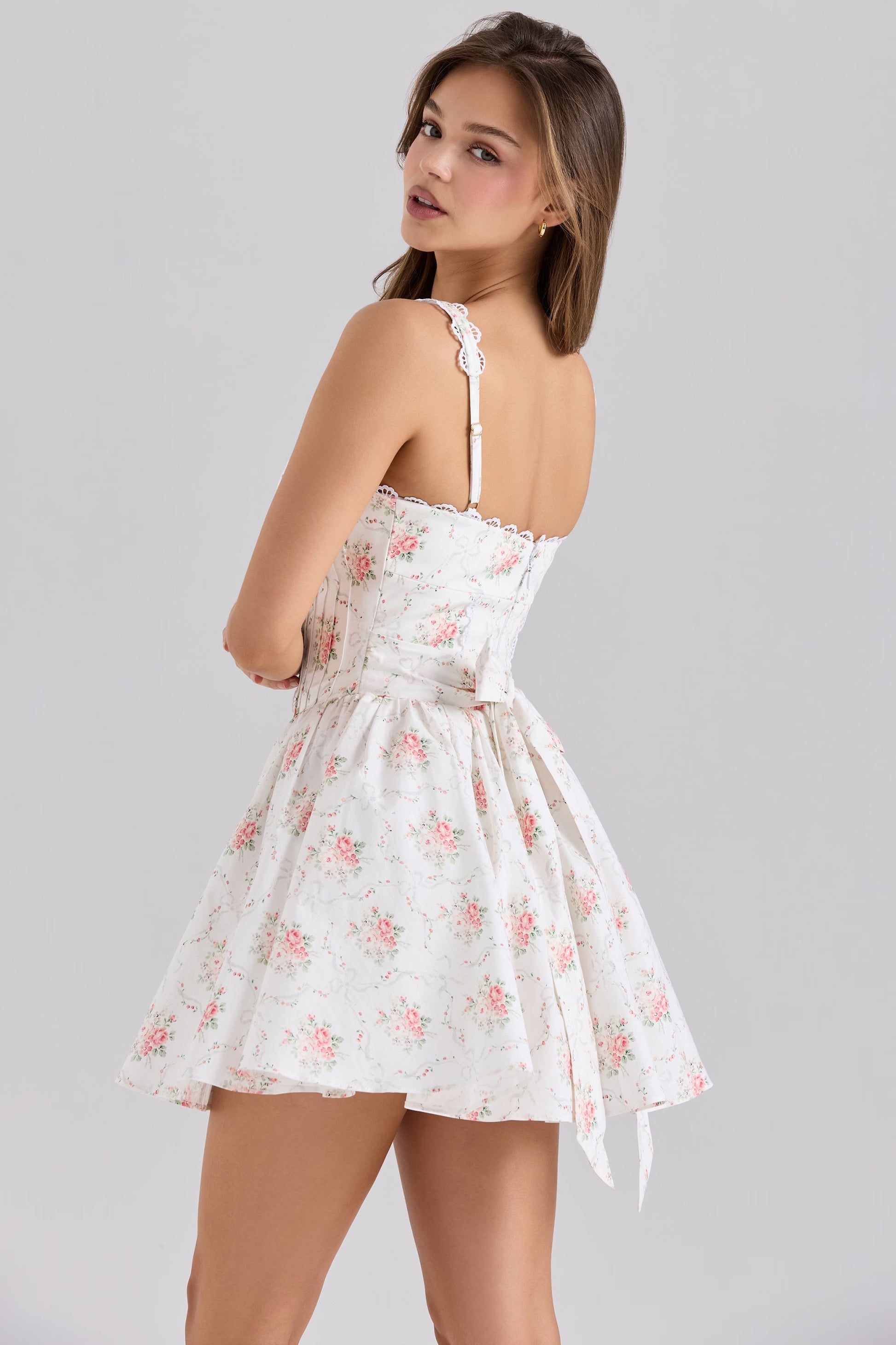 Floral Lace Pleated Dress in - by Malbusaat