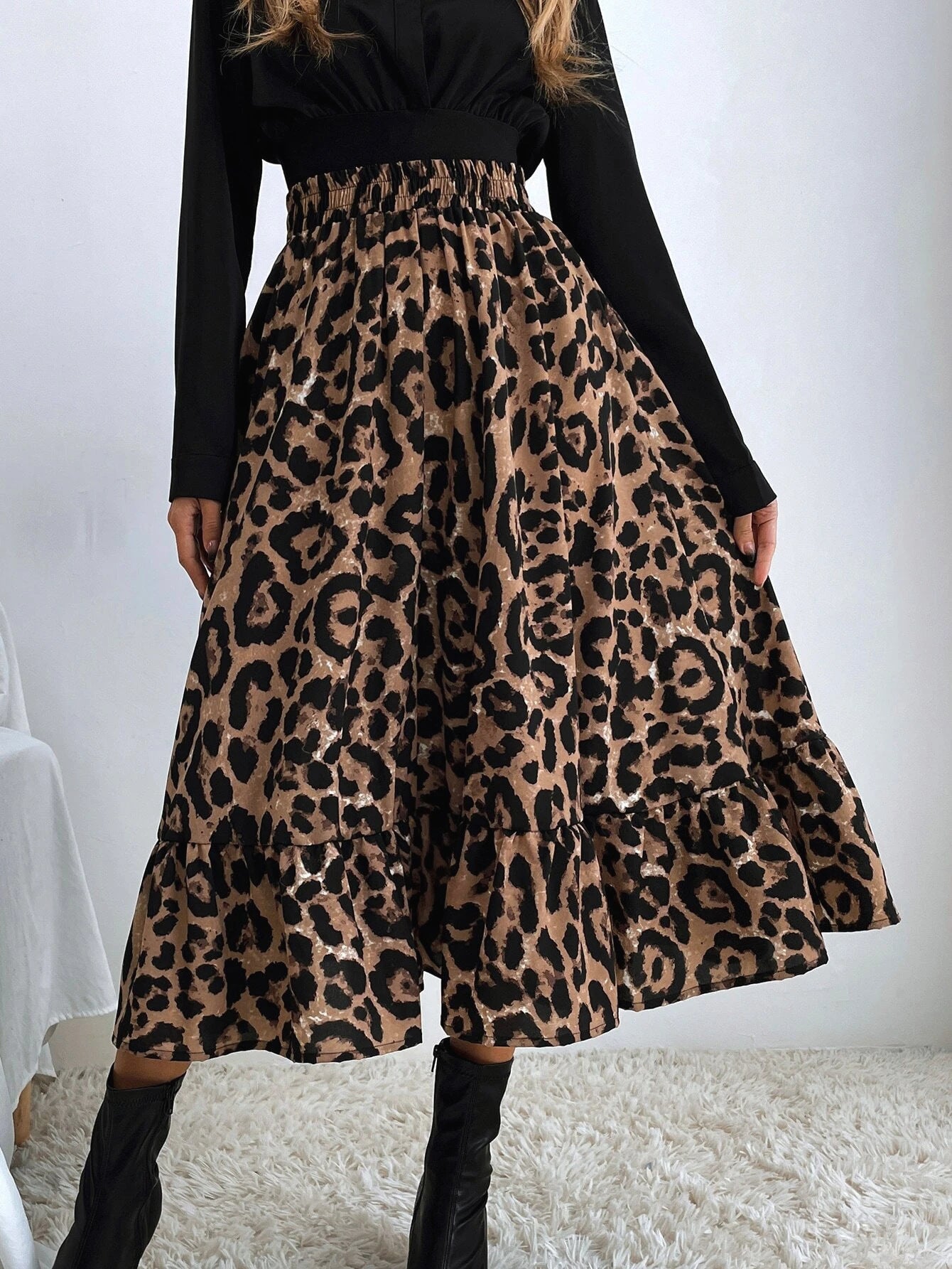 Shop Leopard High Waist Loose Swing Skirt by Malbusaat, versatile  at Malbusaat. Ready-made desi suits, Pakistani designer dresses online UK.