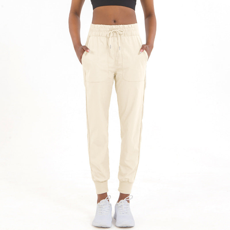 Quick-Drying Fitness Yoga Trousers in Pale Yellow - by Malbusaat