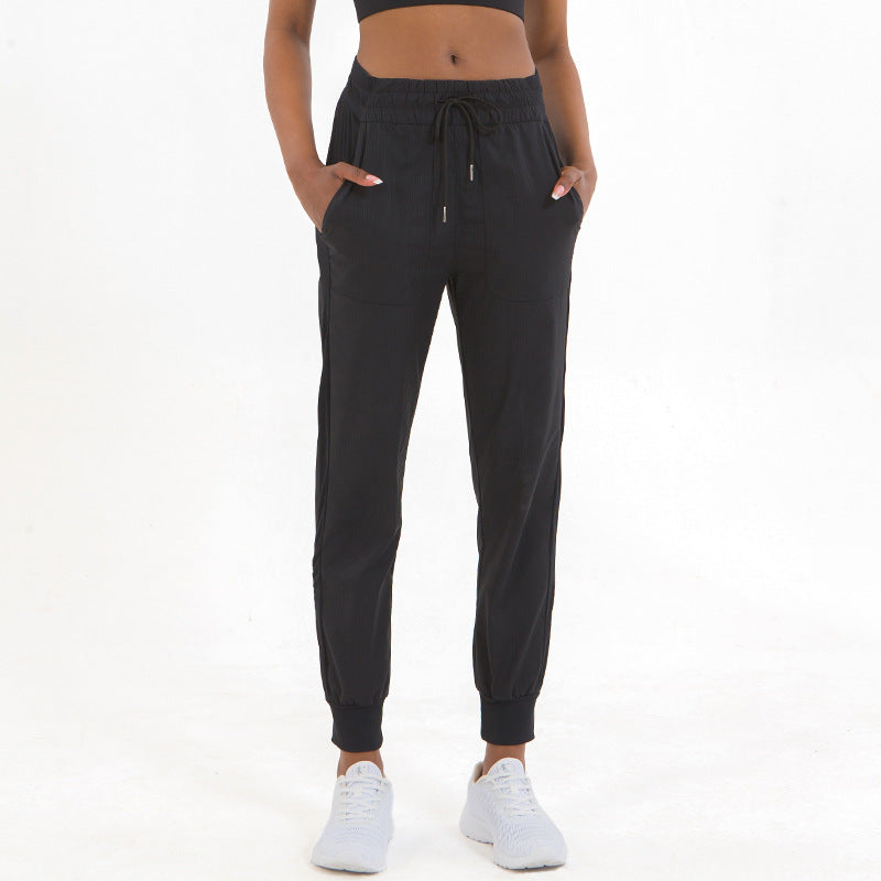 Quick-Drying Fitness Yoga Trousers in Black - by Malbusaat