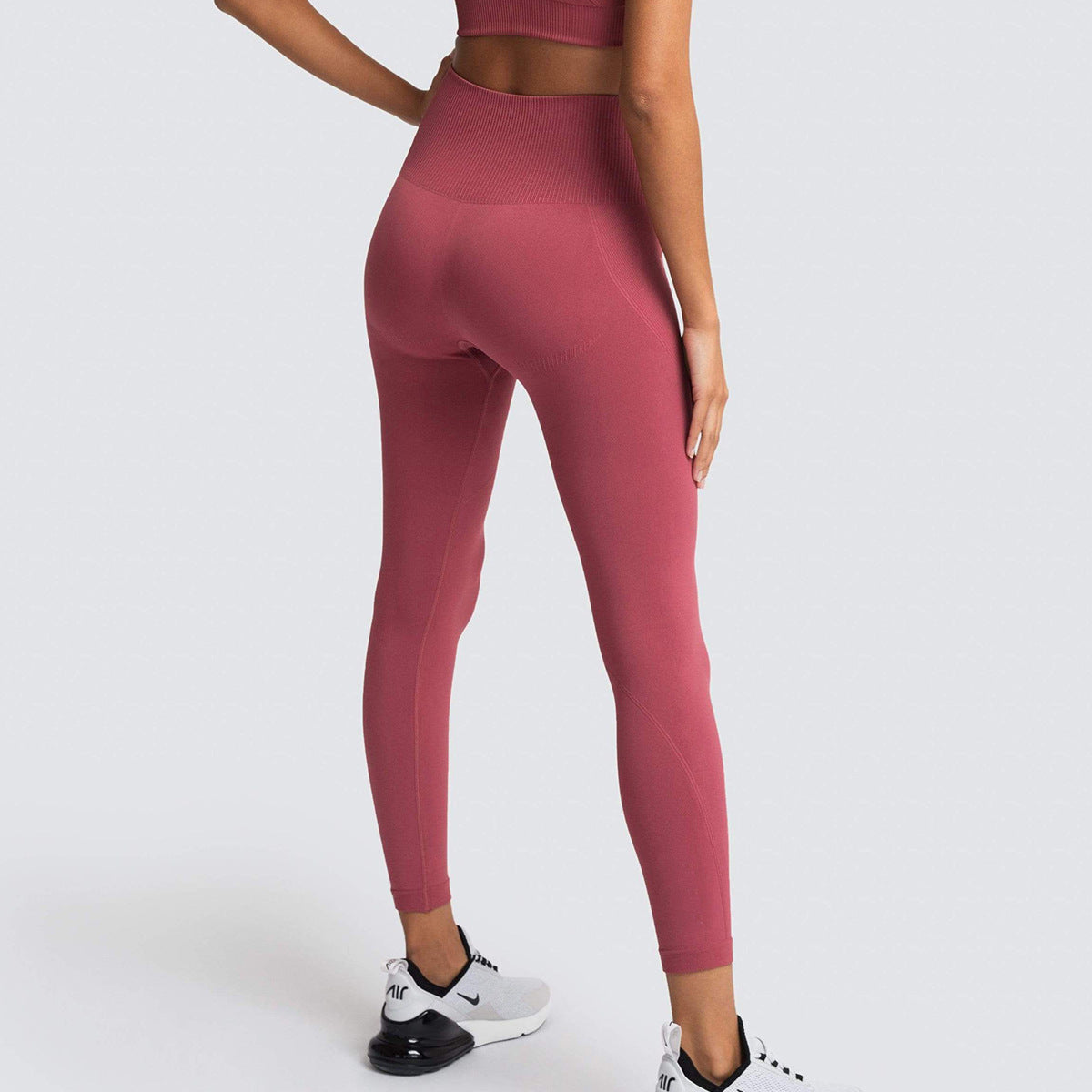 Seamless Solid Color Breathable Quick-Drying Fitness Pants in - by Malbusaat